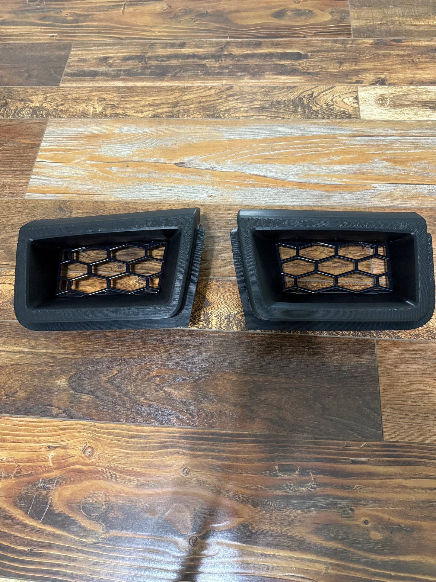 Aftermarket Silverado Intimidator SS Style Honeycomb Air Ducts (Non-OEM)